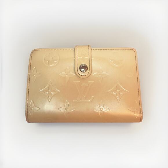 Louis Vuitton Vernis Yellow Kisslock Wallet – Authentic Patent Leather pre-owned - Picture 1 of 14